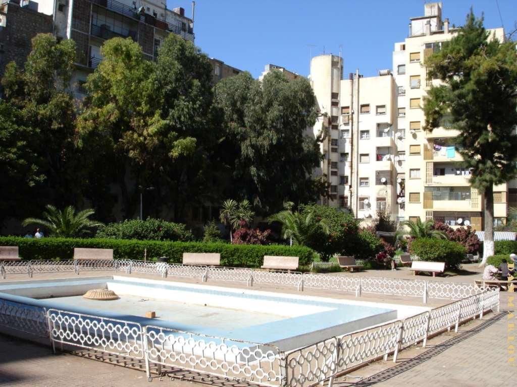 ORAN 10 2005 123 JARDIN LA ROSERAIE PRES DU SQUARE CAYLA.JPG